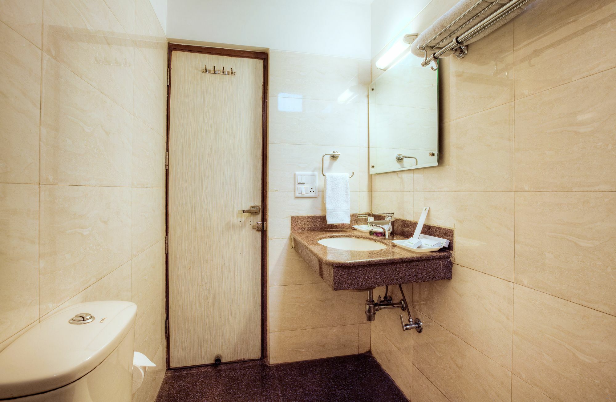 Mint Hotel Чандигарх Экстерьер фото